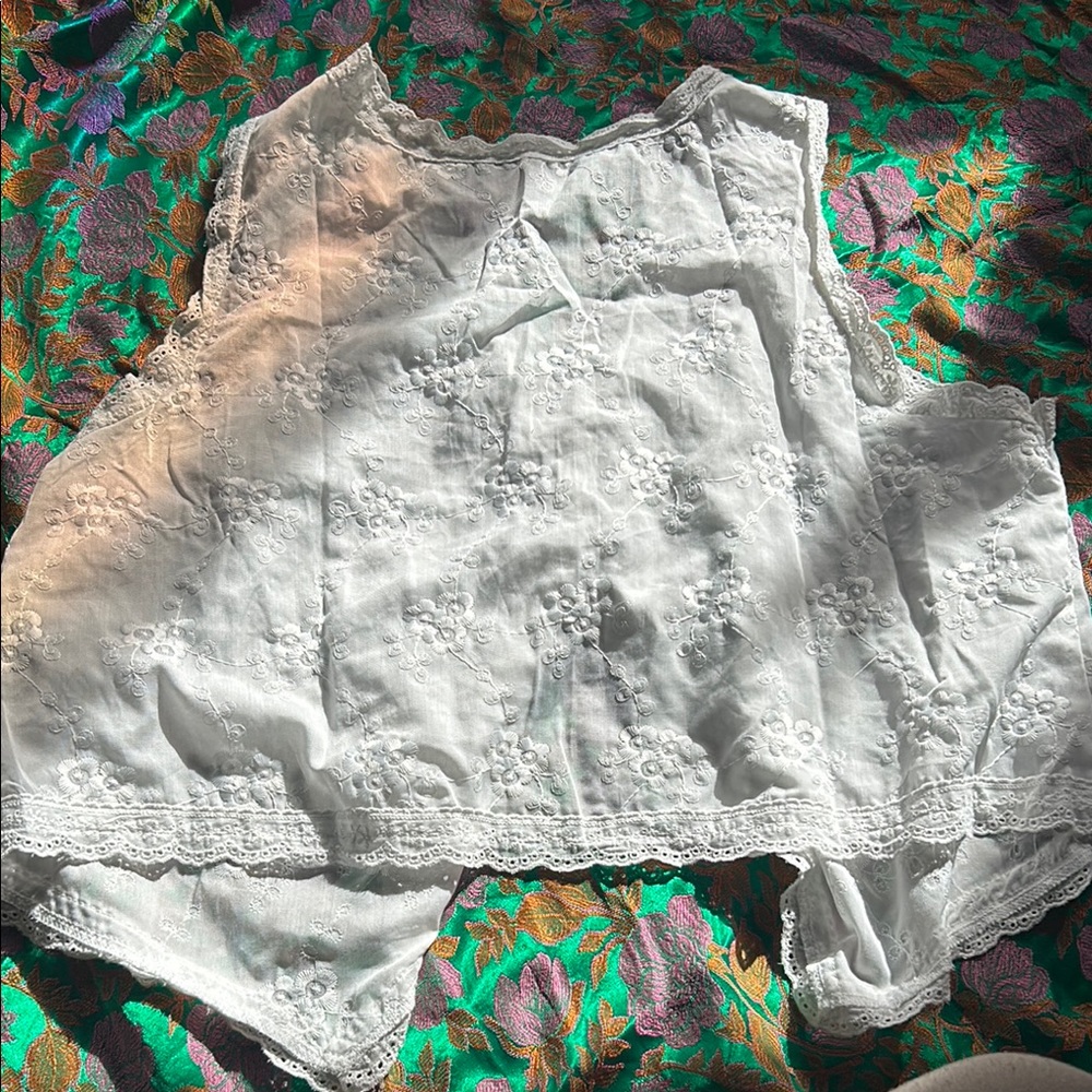 🌊Coastal Cowgirl Sheer Lace Vest 🤠🌸 - Picture 3 of 3